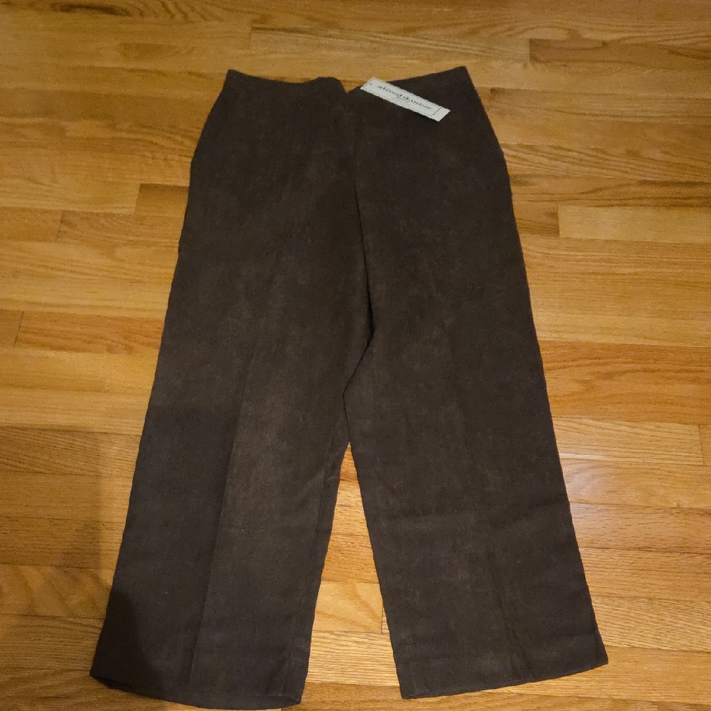 Alfred Dunner Women's Dark Brown Cropped Pants